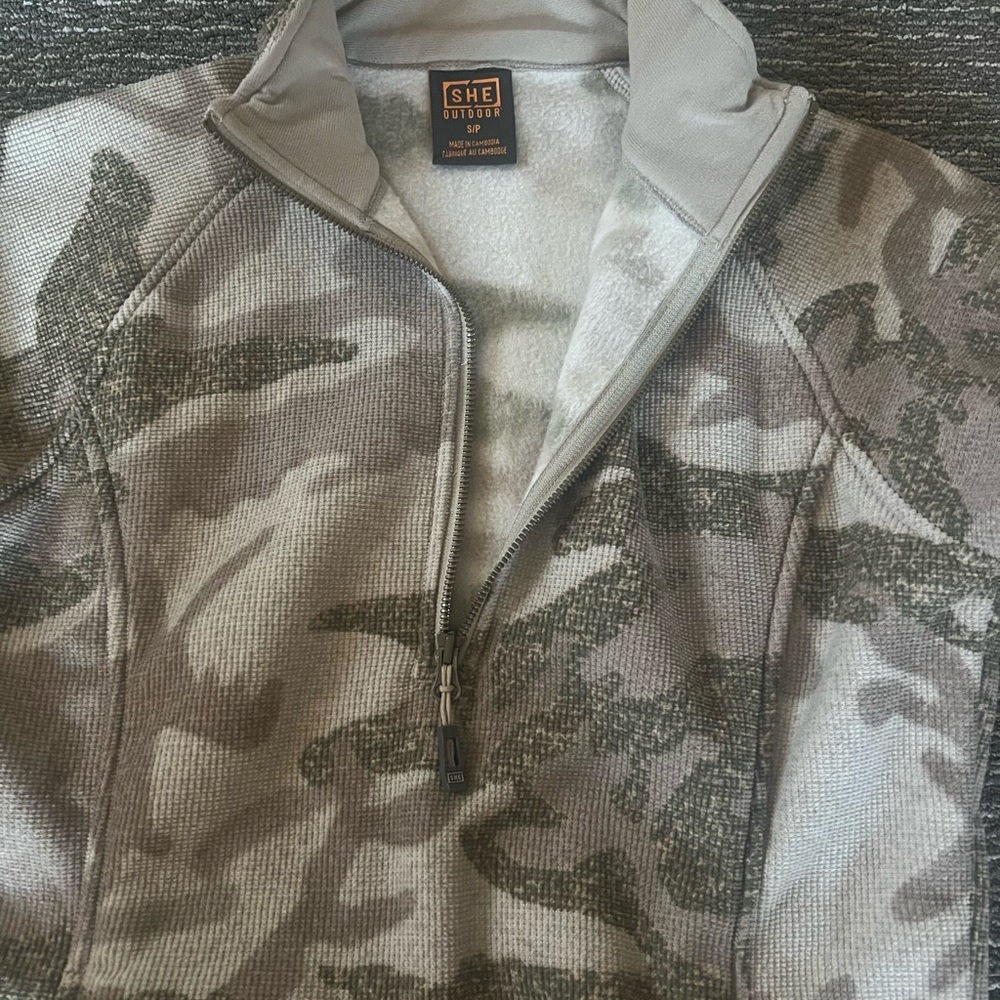 She outdoor camo sweatshirt